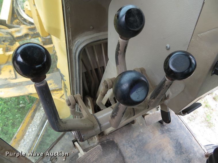 image for item DN5909 1987 John Deere 670B  motor grader