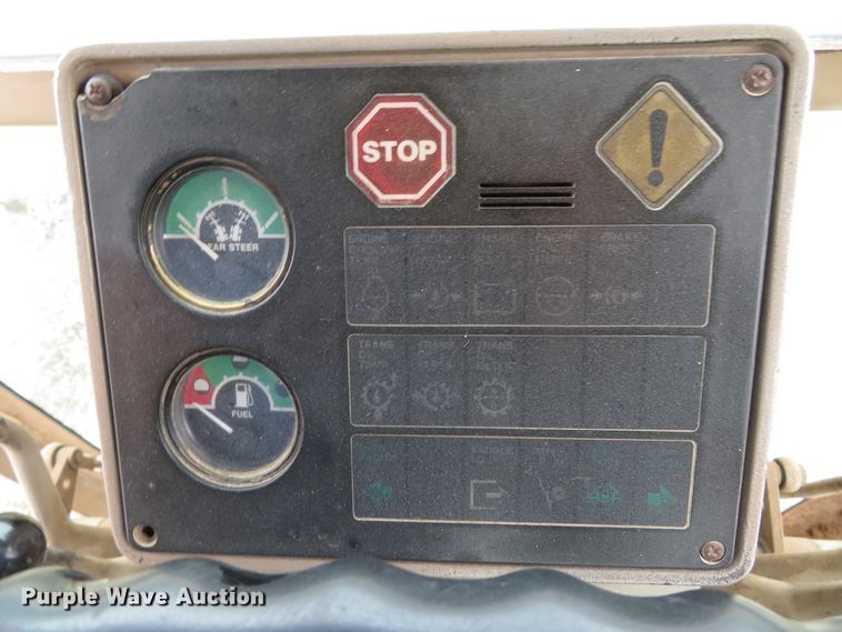 image for item DN5909 1987 John Deere 670B  motor grader