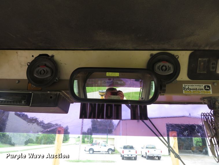 image for item DN5909 1987 John Deere 670B  motor grader