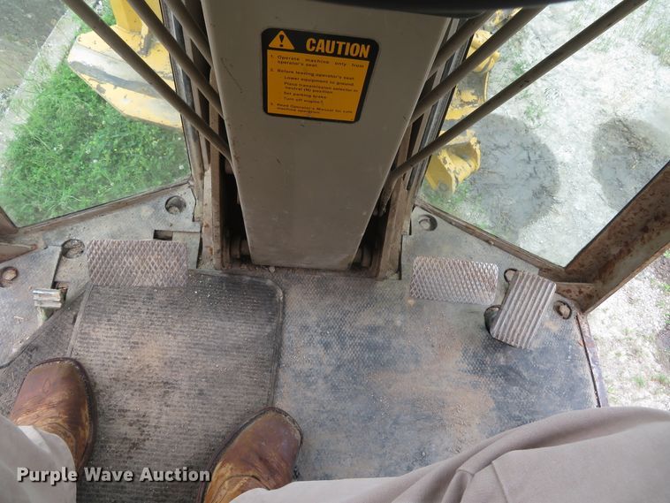 image for item DN5909 1987 John Deere 670B  motor grader