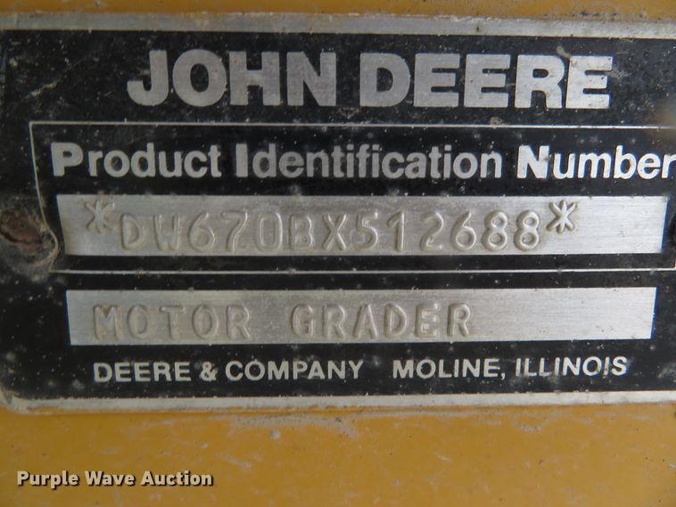 image for item DN5909 1987 John Deere 670B  motor grader