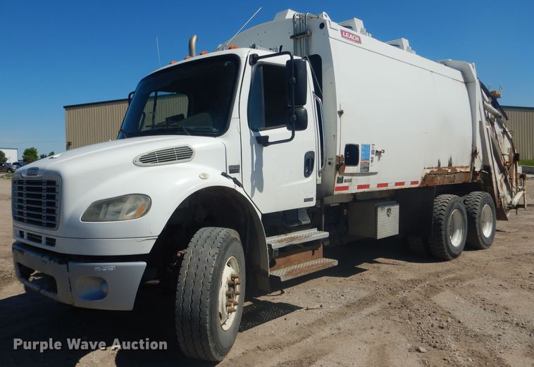 image for item FI9110 2005 Freightliner M2  refuse truck