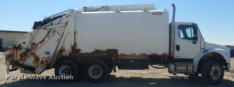 image for item FI9110 2005 Freightliner M2  refuse truck