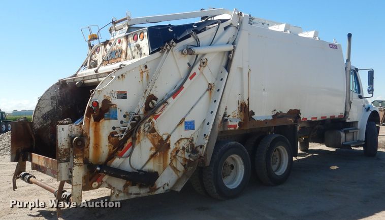 image for item FI9110 2005 Freightliner M2  refuse truck