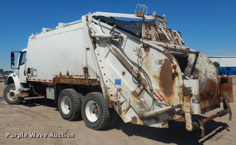 image for item FI9110 2005 Freightliner M2  refuse truck