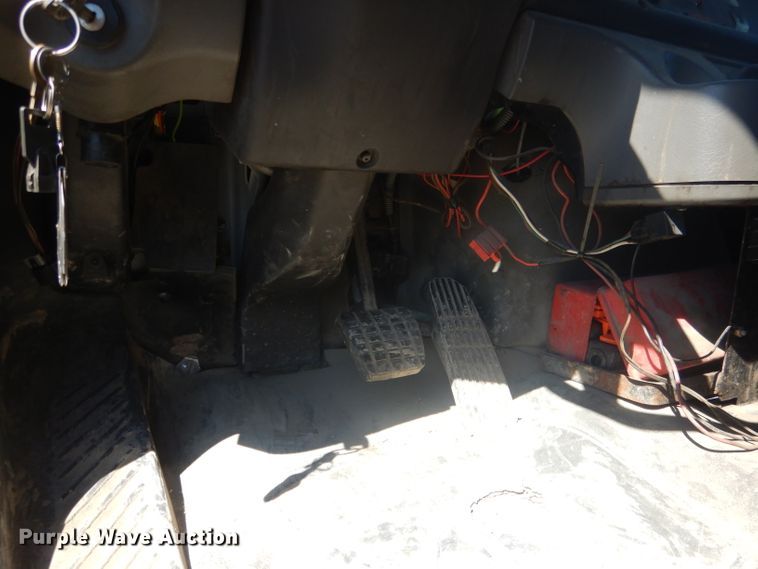 image for item FI9110 2005 Freightliner M2  refuse truck