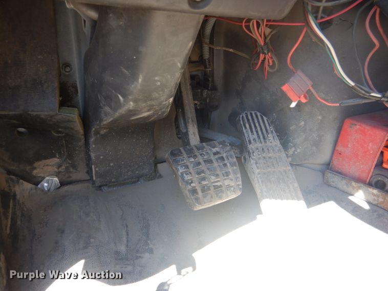 image for item FI9110 2005 Freightliner M2  refuse truck