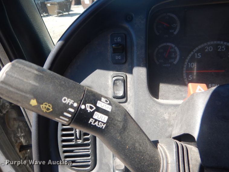 image for item FI9110 2005 Freightliner M2  refuse truck