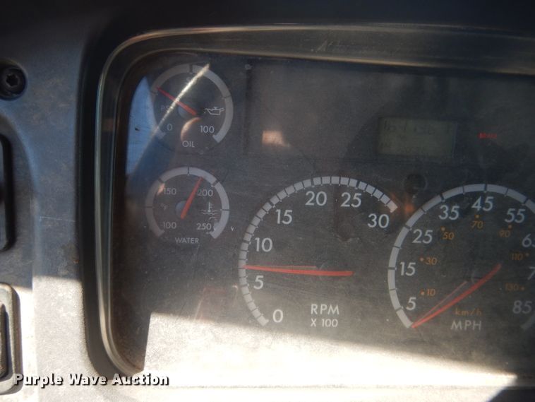 image for item FI9110 2005 Freightliner M2  refuse truck