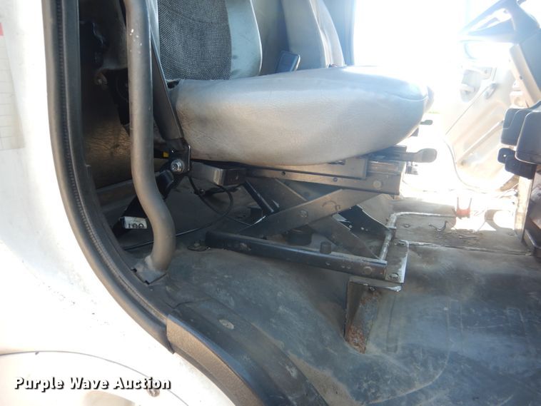 image for item FI9110 2005 Freightliner M2  refuse truck