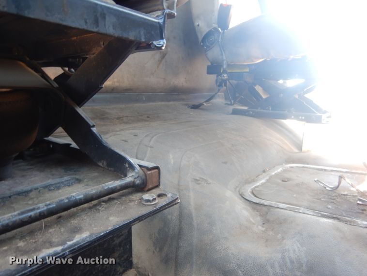 image for item FI9110 2005 Freightliner M2  refuse truck