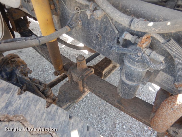 image for item FI9110 2005 Freightliner M2  refuse truck