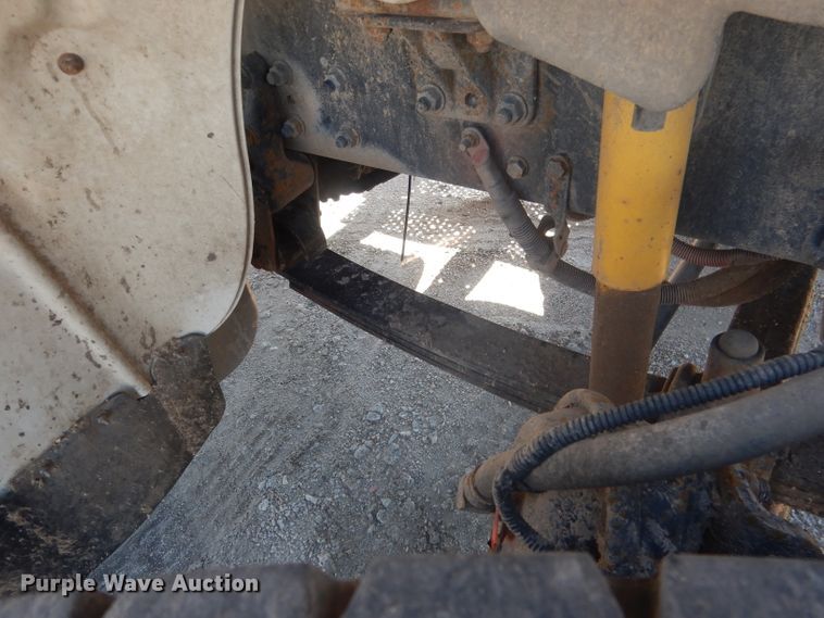 image for item FI9110 2005 Freightliner M2  refuse truck