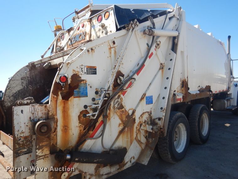 image for item FI9110 2005 Freightliner M2  refuse truck