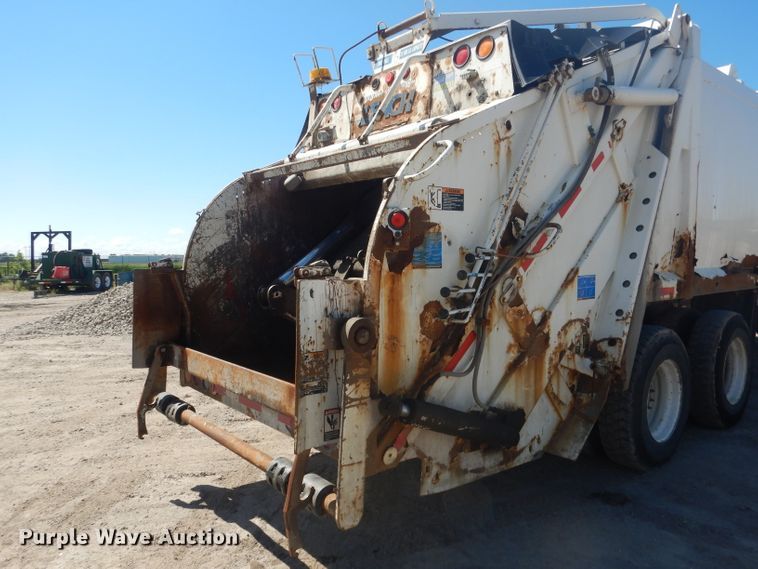 image for item FI9110 2005 Freightliner M2  refuse truck