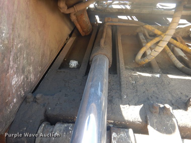 image for item FI9110 2005 Freightliner M2  refuse truck