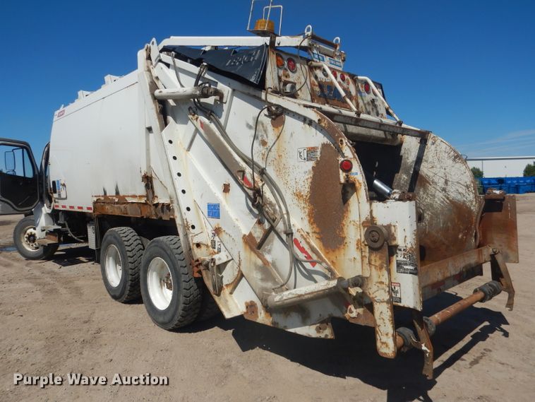 image for item FI9110 2005 Freightliner M2  refuse truck