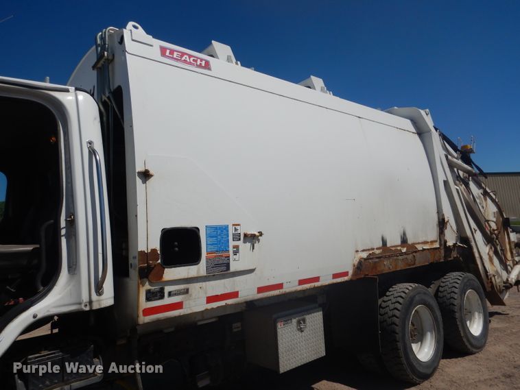 image for item FI9110 2005 Freightliner M2  refuse truck