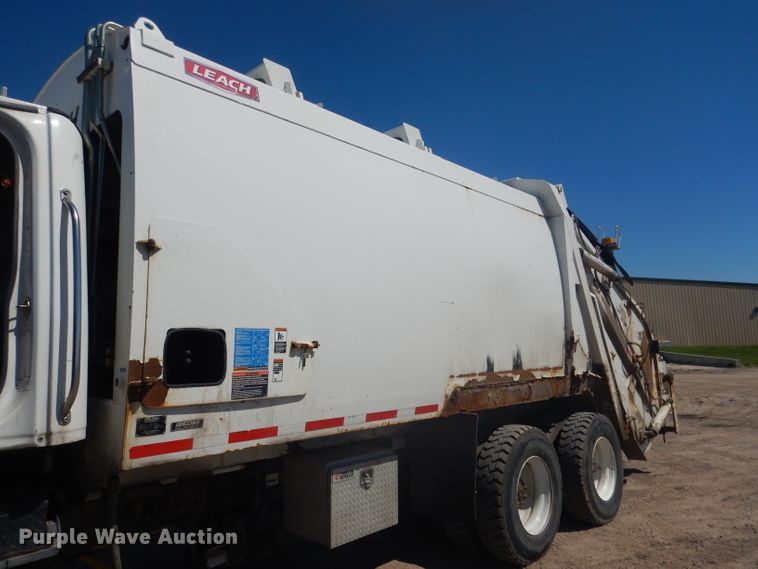 image for item FI9110 2005 Freightliner M2  refuse truck