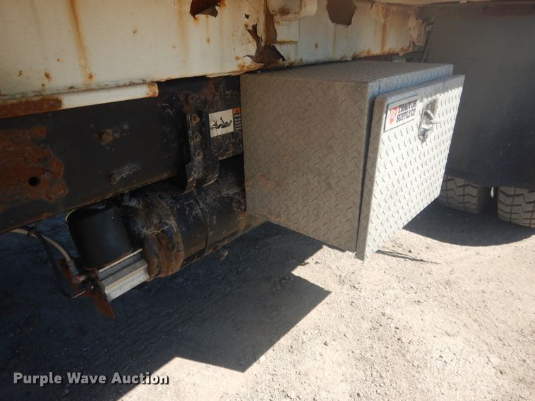 image for item FI9110 2005 Freightliner M2  refuse truck