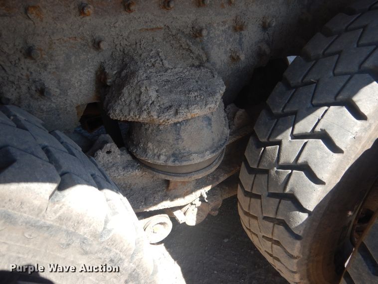 image for item FI9110 2005 Freightliner M2  refuse truck