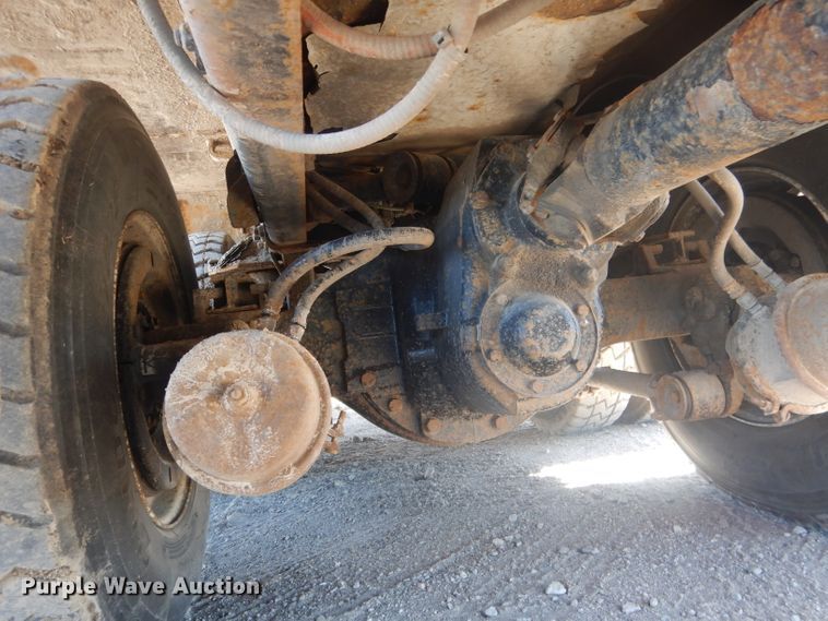 image for item FI9110 2005 Freightliner M2  refuse truck