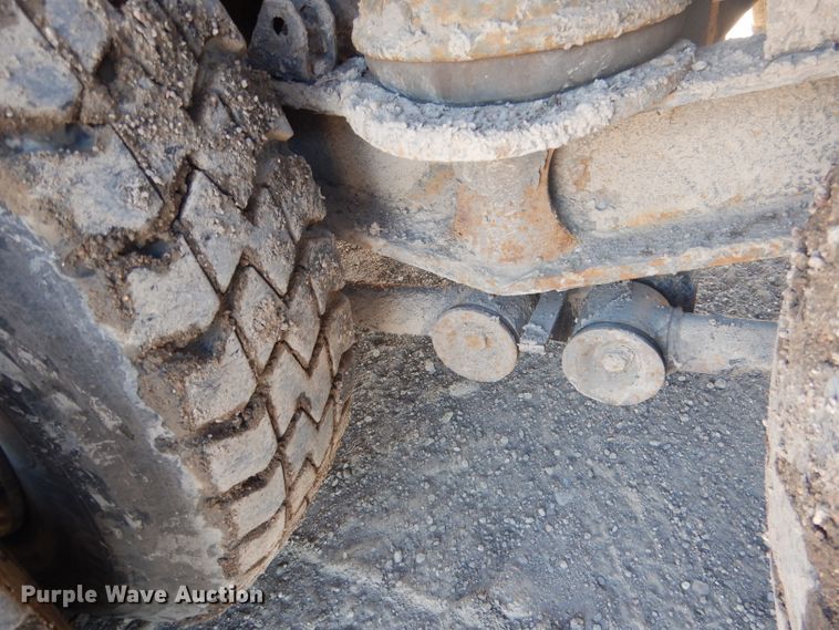 image for item FI9110 2005 Freightliner M2  refuse truck