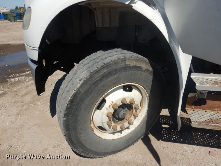 image for item FI9110 2005 Freightliner M2  refuse truck