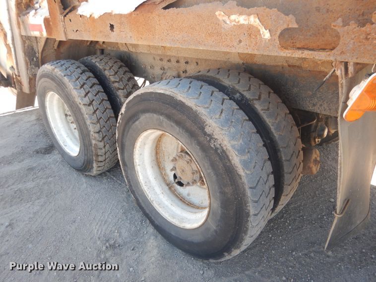 image for item FI9110 2005 Freightliner M2  refuse truck