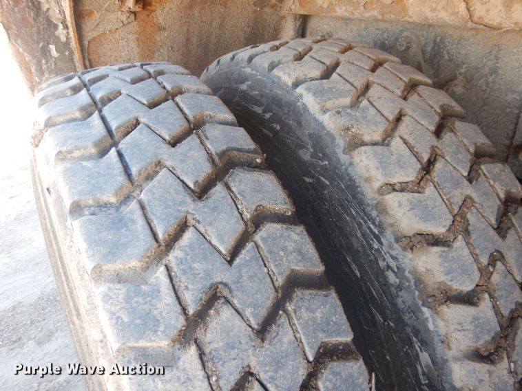 image for item FI9110 2005 Freightliner M2  refuse truck