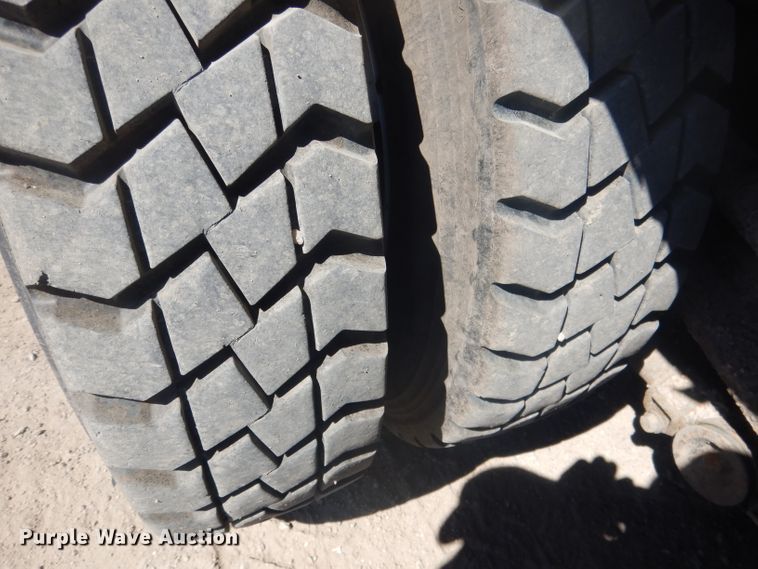 image for item FI9110 2005 Freightliner M2  refuse truck