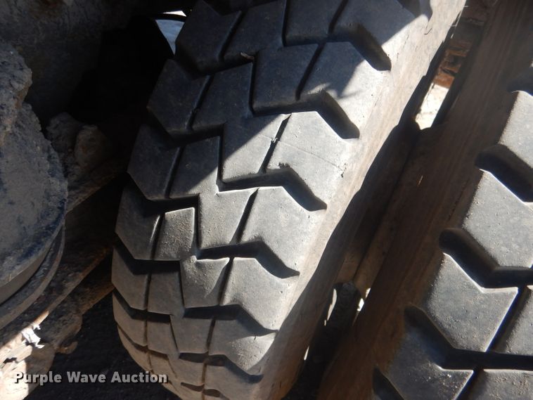 image for item FI9110 2005 Freightliner M2  refuse truck