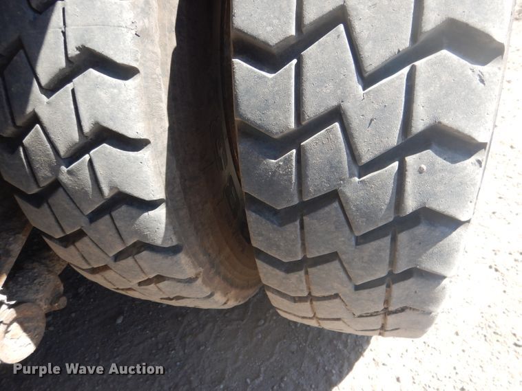 image for item FI9110 2005 Freightliner M2  refuse truck