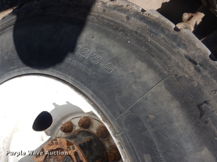 image for item FI9110 2005 Freightliner M2  refuse truck