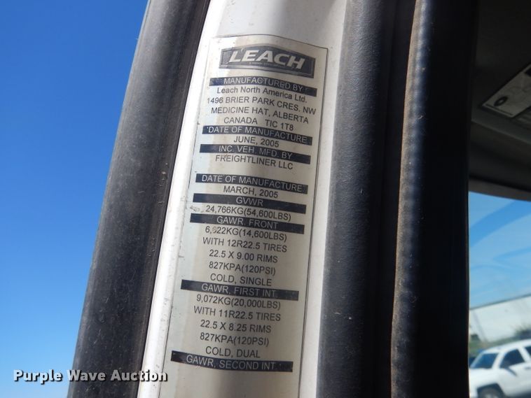 image for item FI9110 2005 Freightliner M2  refuse truck