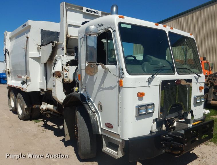 image for item FI9111 2011 Peterbilt 320  refuse truck