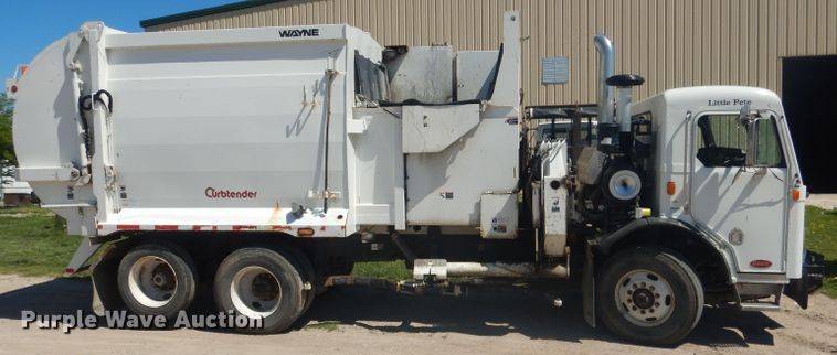 image for item FI9111 2011 Peterbilt 320  refuse truck
