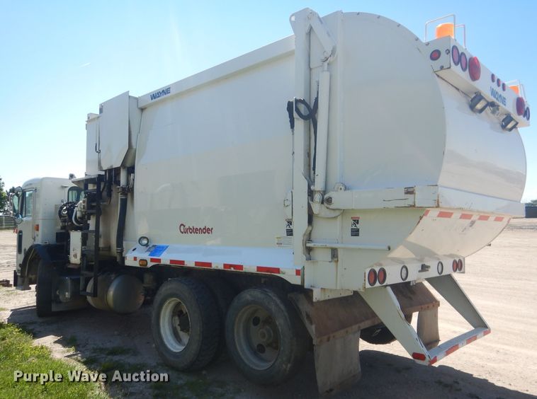 image for item FI9111 2011 Peterbilt 320  refuse truck