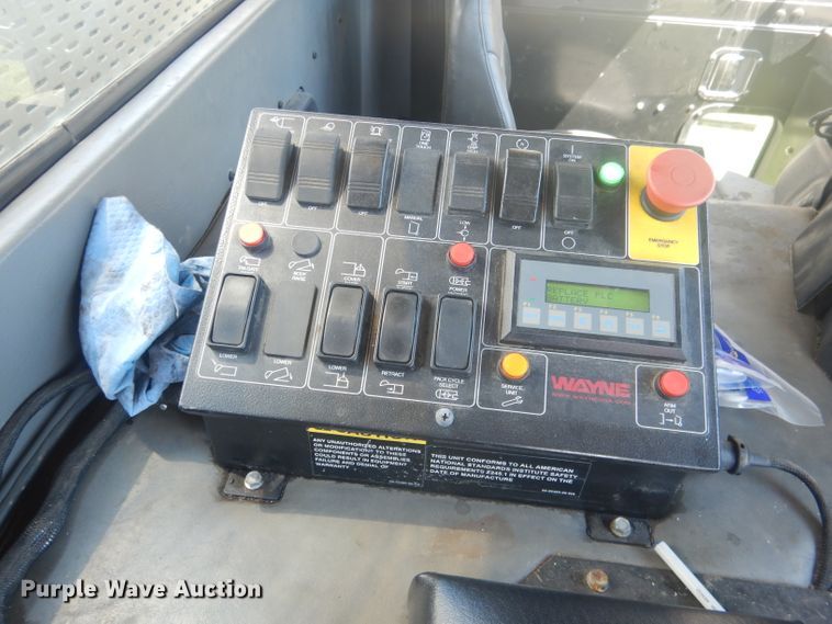 image for item FI9111 2011 Peterbilt 320  refuse truck