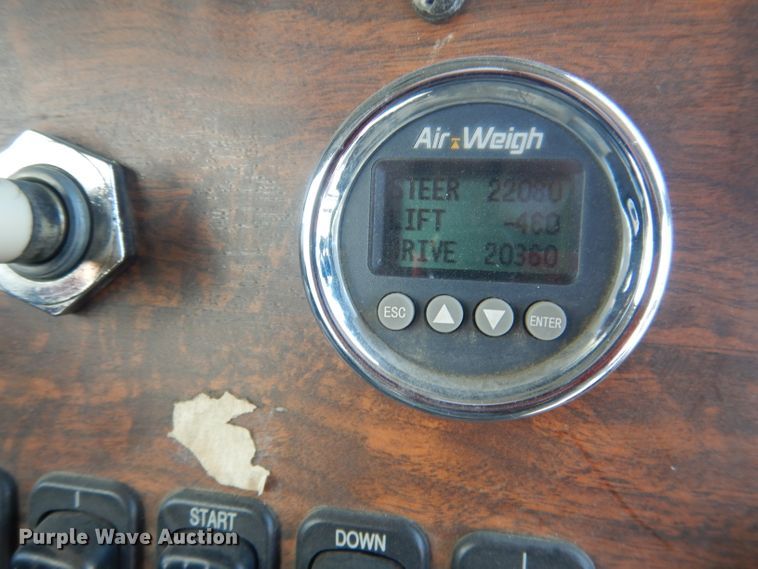 image for item FI9111 2011 Peterbilt 320  refuse truck