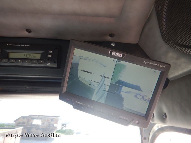 image for item FI9111 2011 Peterbilt 320  refuse truck