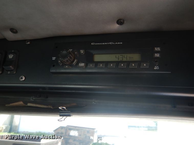 image for item FI9111 2011 Peterbilt 320  refuse truck