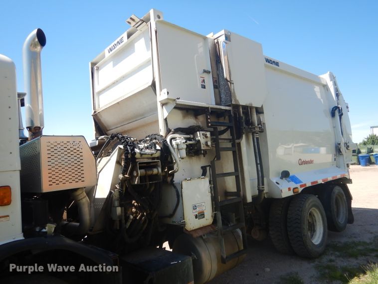 image for item FI9111 2011 Peterbilt 320  refuse truck