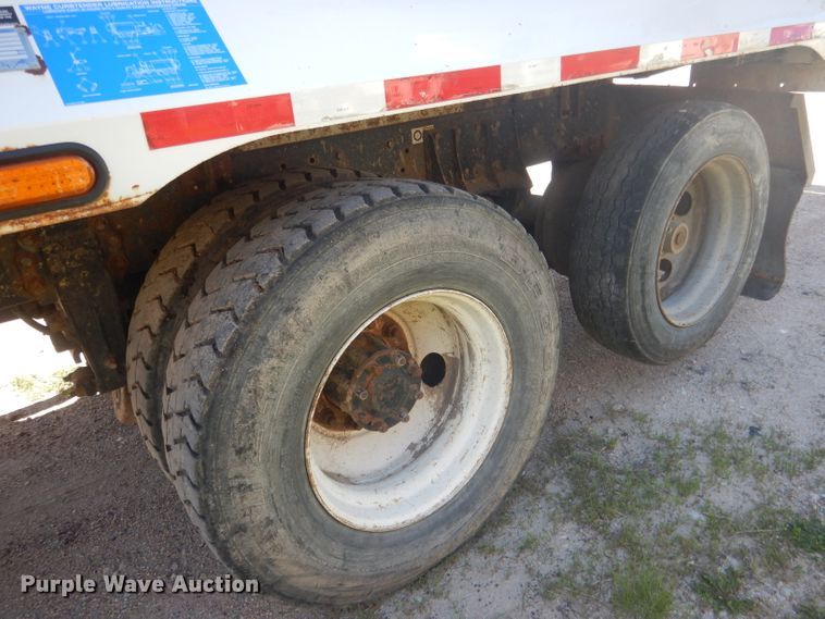 image for item FI9111 2011 Peterbilt 320  refuse truck