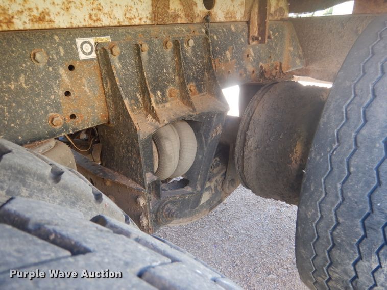 image for item FI9111 2011 Peterbilt 320  refuse truck