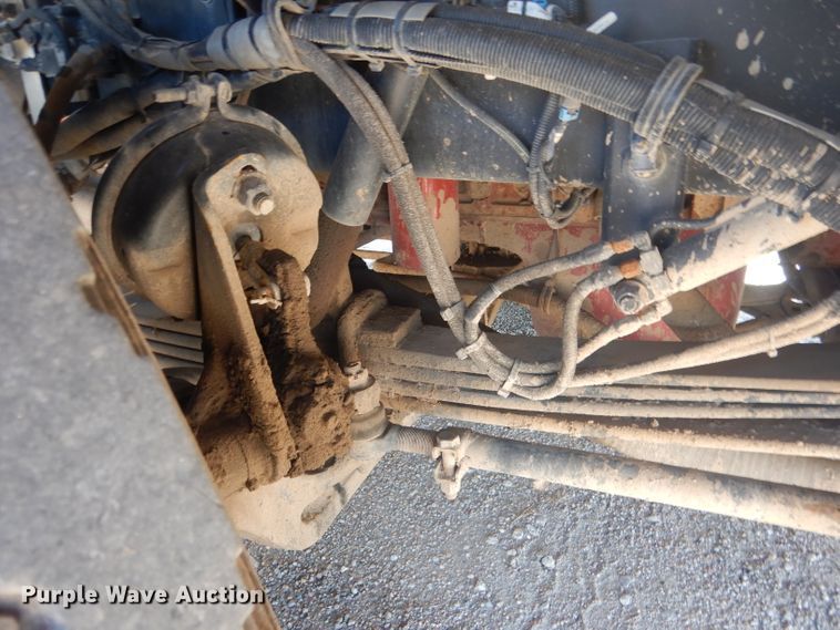 image for item FI9111 2011 Peterbilt 320  refuse truck