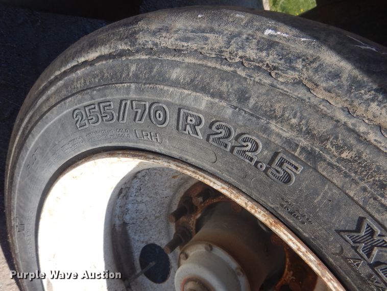 image for item FI9111 2011 Peterbilt 320  refuse truck