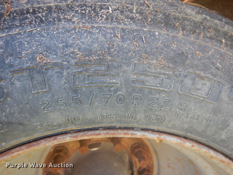 image for item FI9111 2011 Peterbilt 320  refuse truck