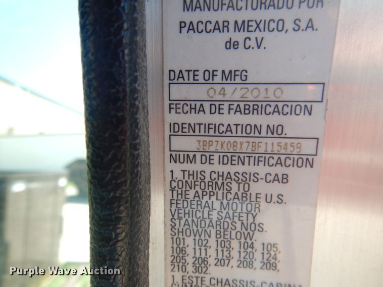 image for item FI9111 2011 Peterbilt 320  refuse truck