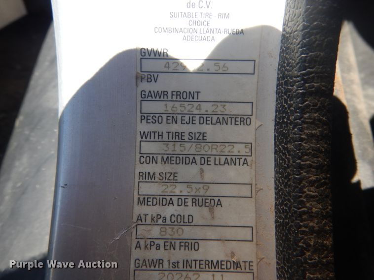 image for item FI9111 2011 Peterbilt 320  refuse truck